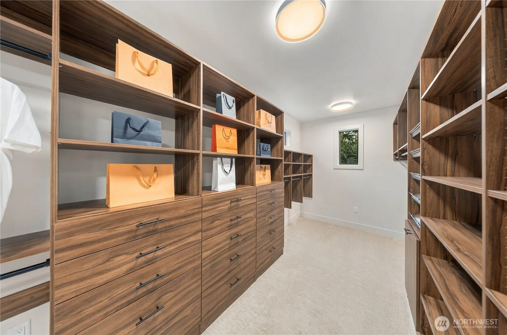 10237 SE 6th Street , Bellevue, WA 98004