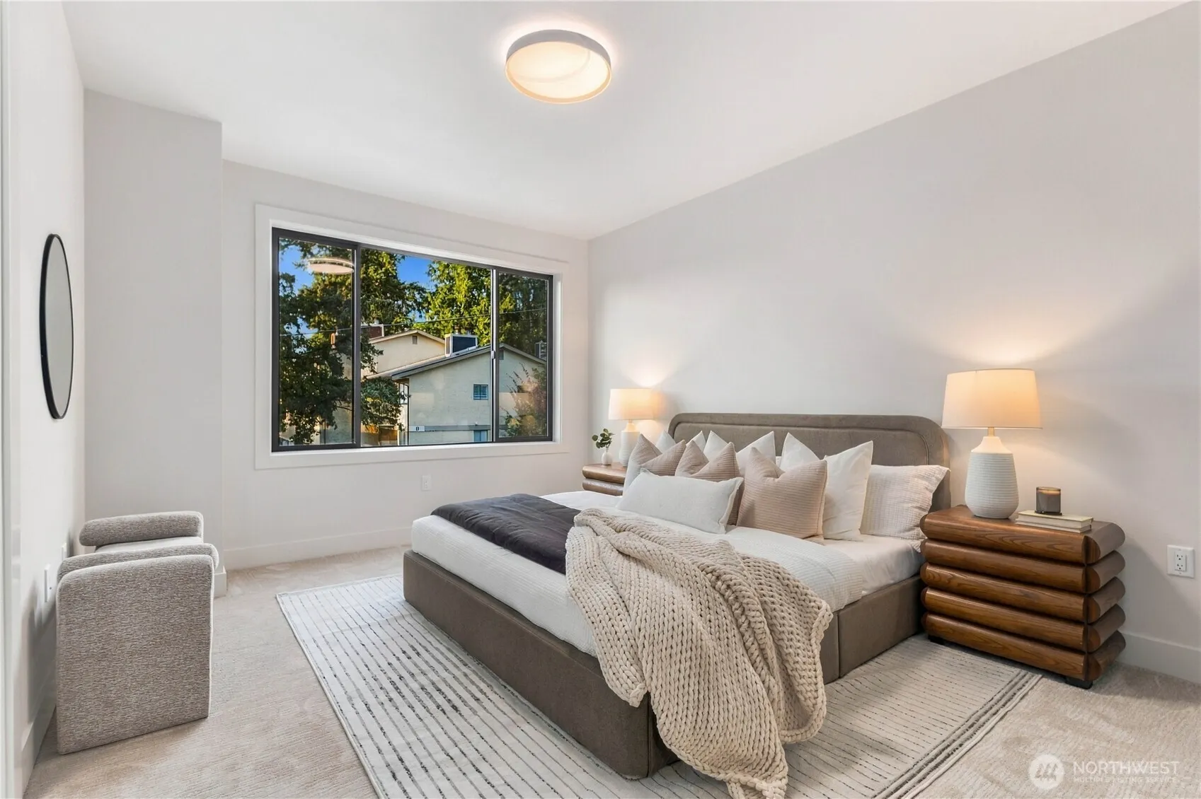 10237 SE 6th Street , Bellevue, WA 98004