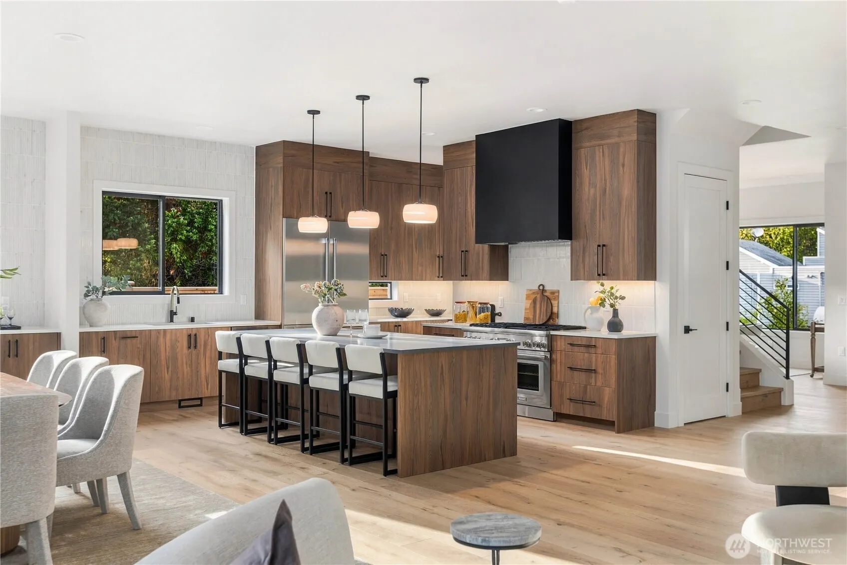 10237 SE 6th Street , Bellevue, WA 98004