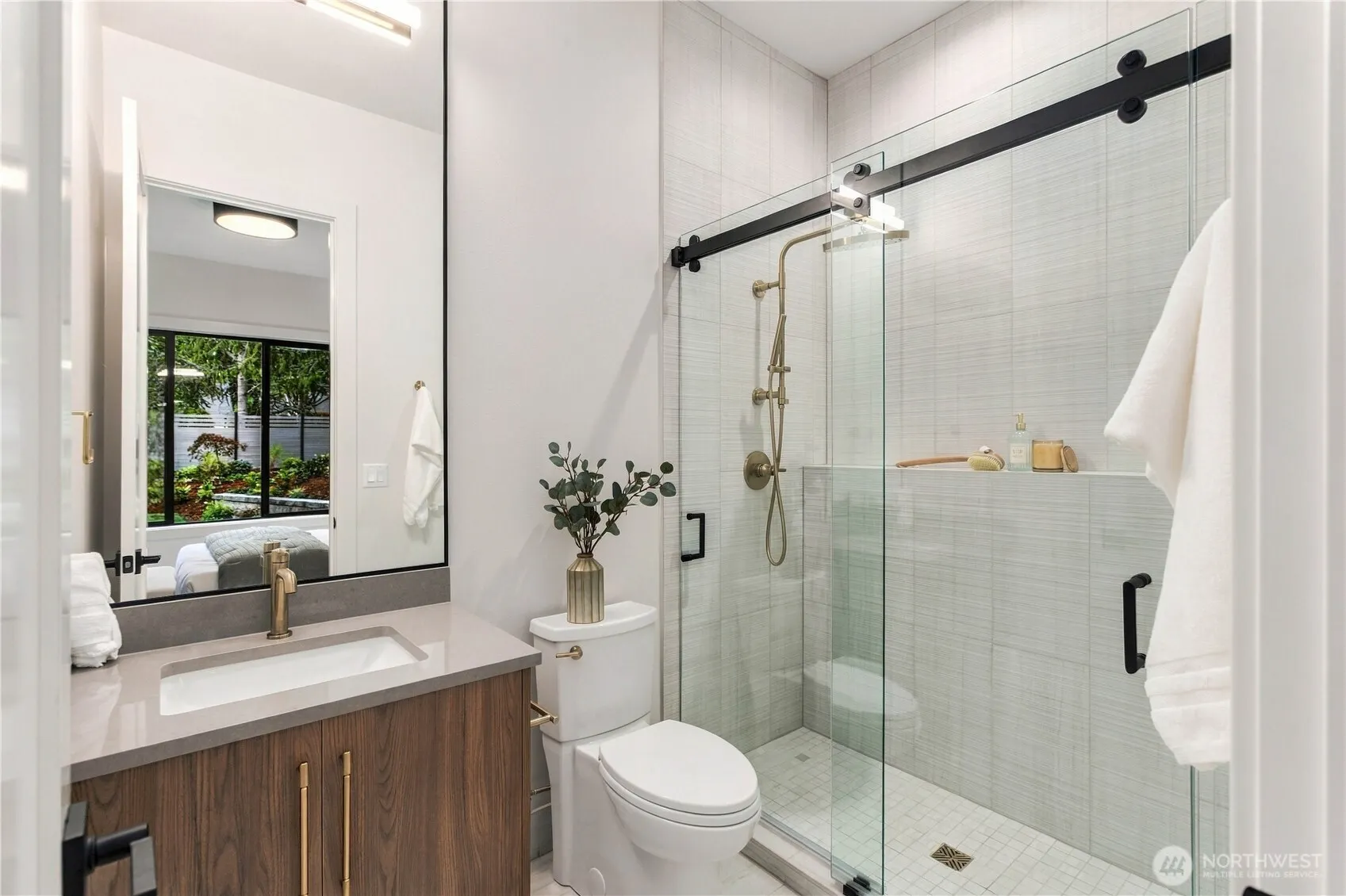 10237 SE 6th Street , Bellevue, WA 98004