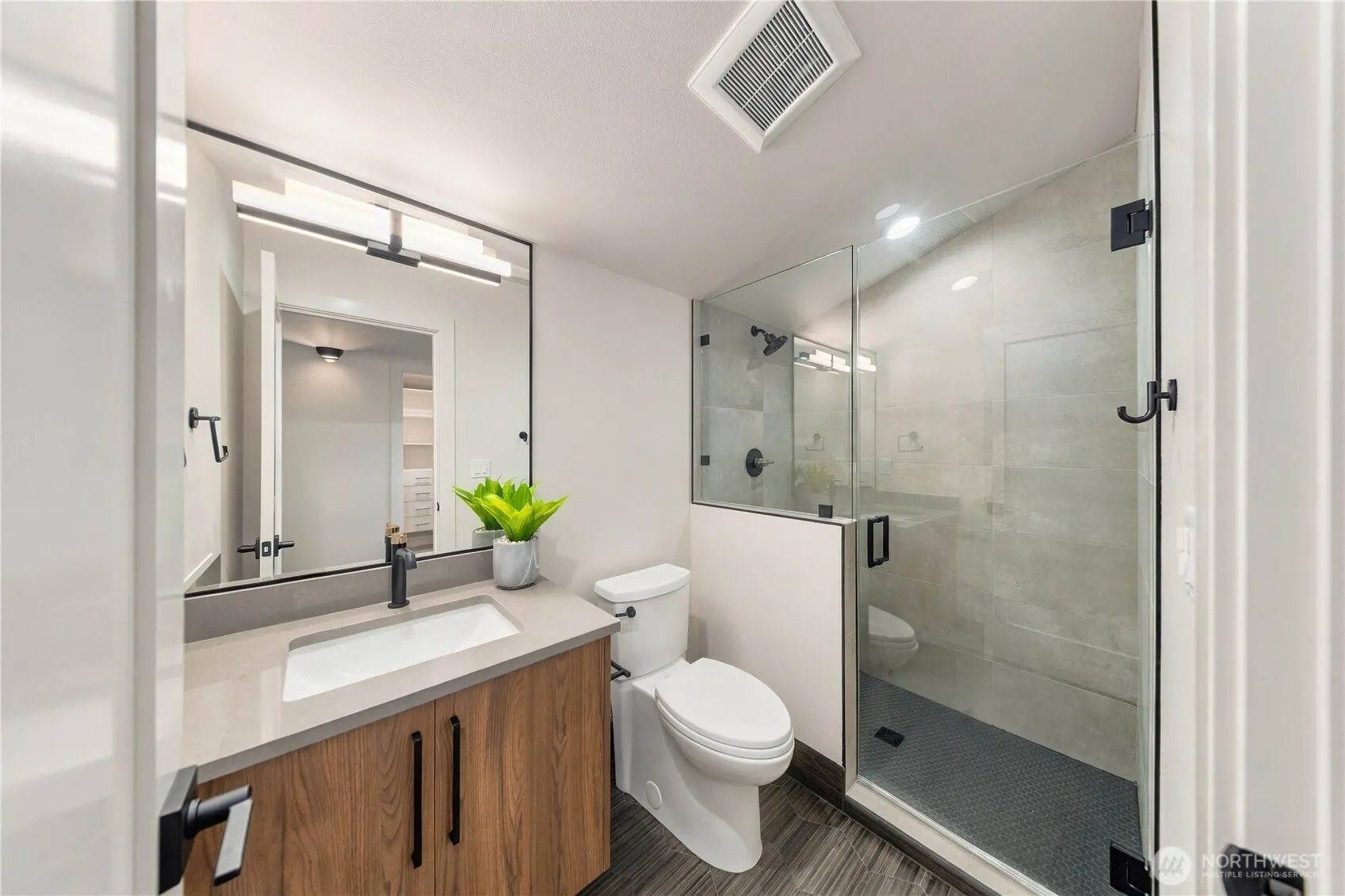 10237 SE 6th Street , Bellevue, WA 98004