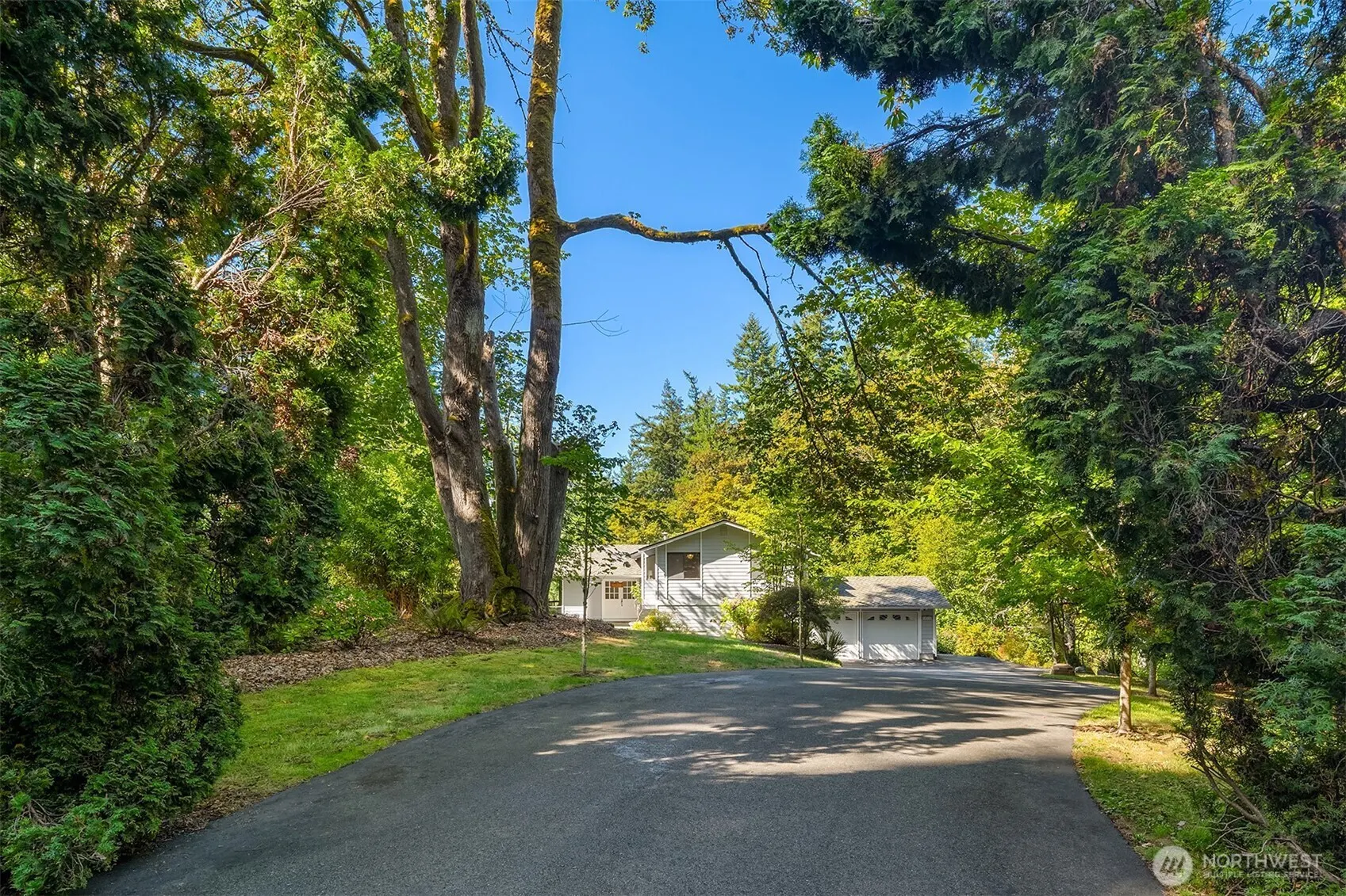 19516 SE 23rd Street , Sammamish, WA 98075