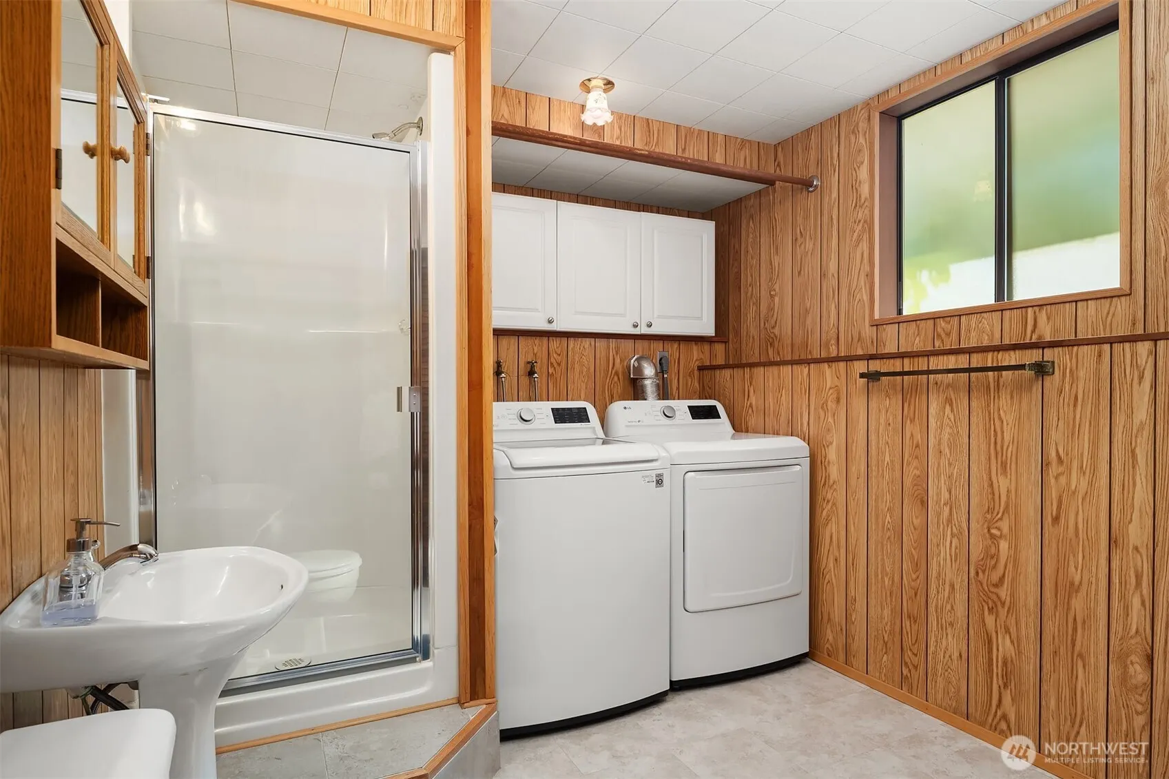 19516 SE 23rd Street , Sammamish, WA 98075
