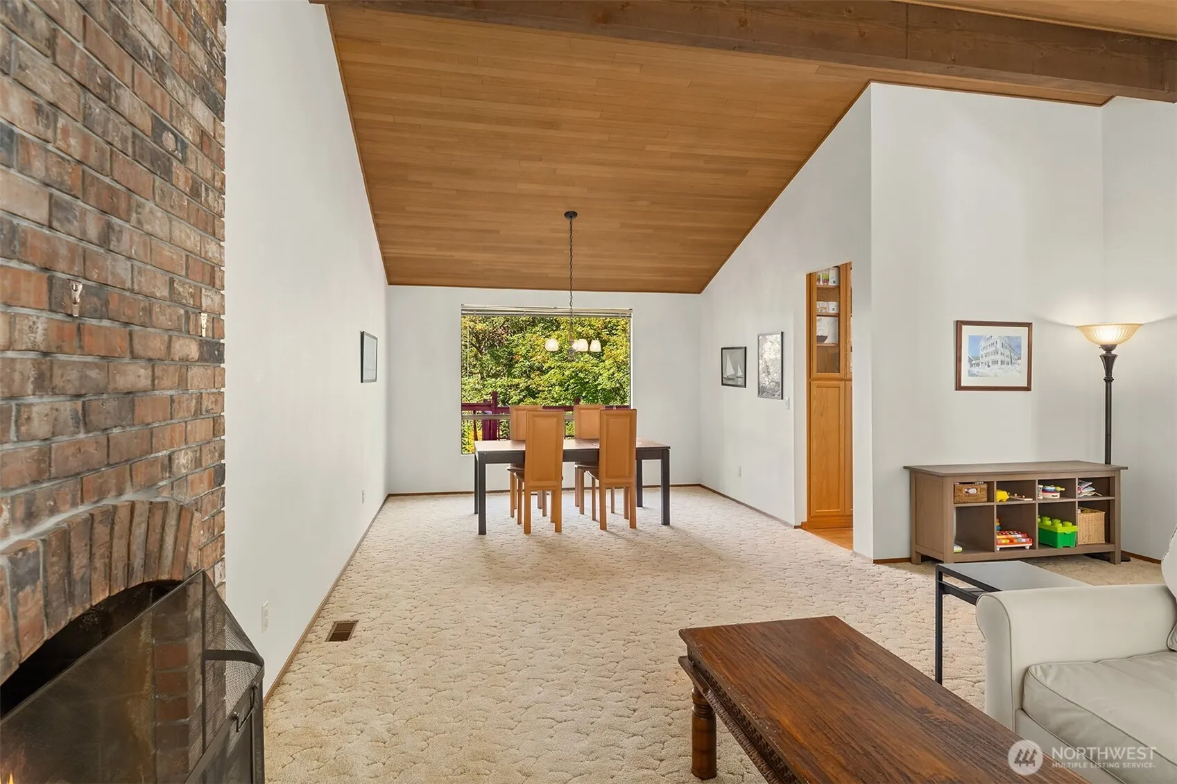 19516 SE 23rd Street , Sammamish, WA 98075