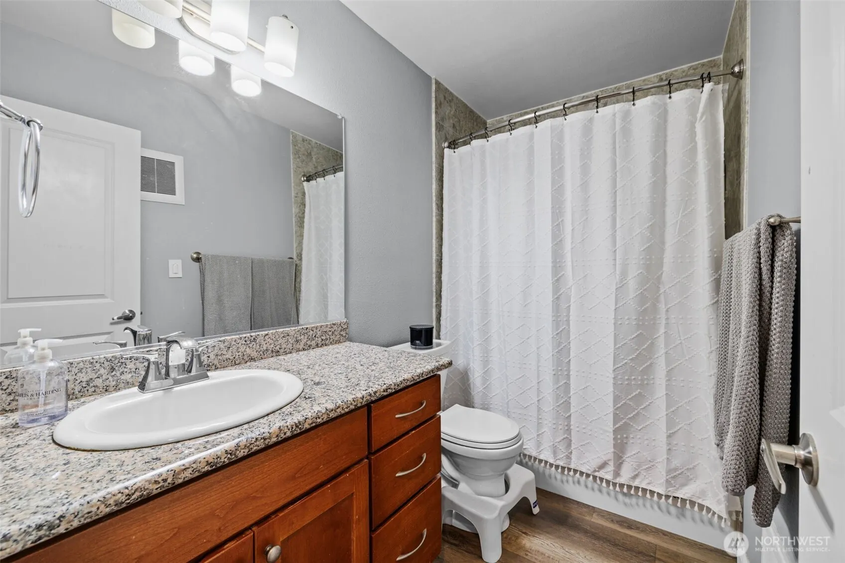 130 105th Avenue SE #219, Bellevue, WA 98004