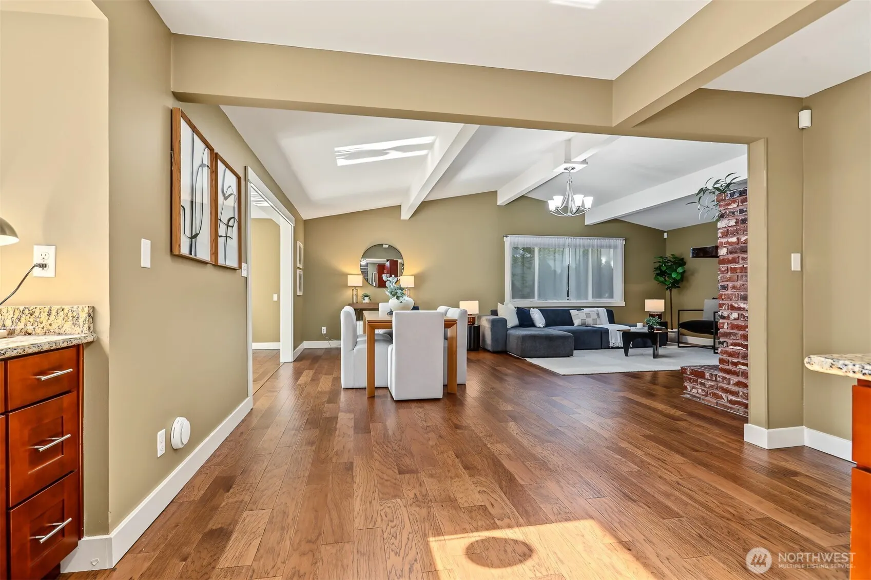 2526 204th Street SW, Lynnwood, WA 98036