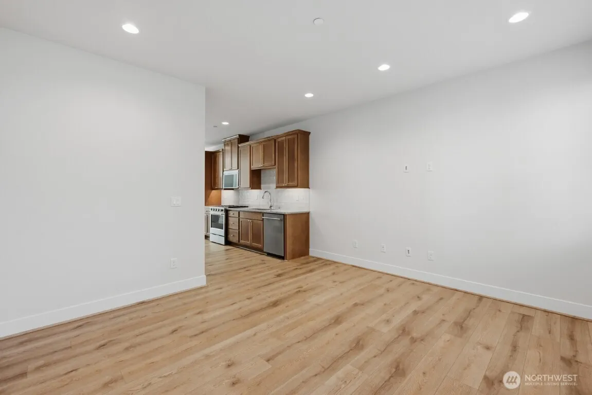 13364 NE 175th Place , Woodinville, WA 98072