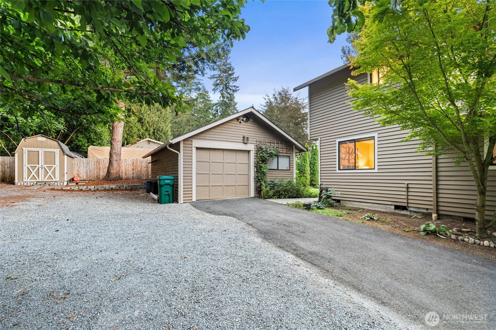 1228 S Lake Stickney Drive , Lynnwood, WA 98087