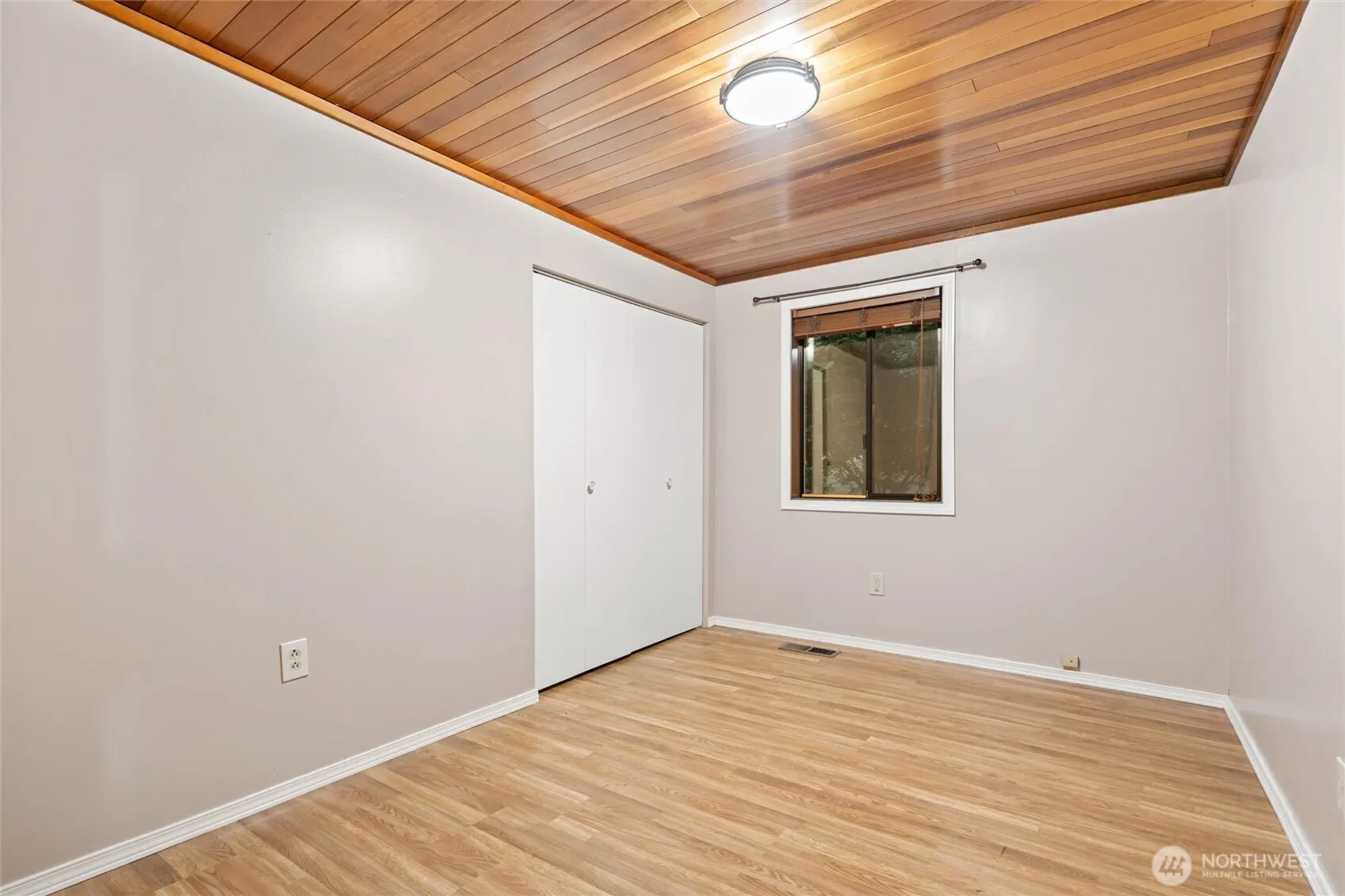 1228 S Lake Stickney Drive , Lynnwood, WA 98087