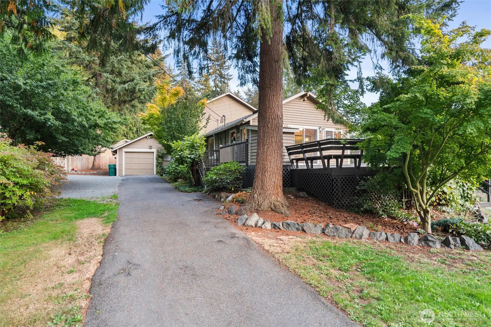 1228 S Lake Stickney Drive , Lynnwood, WA 98087