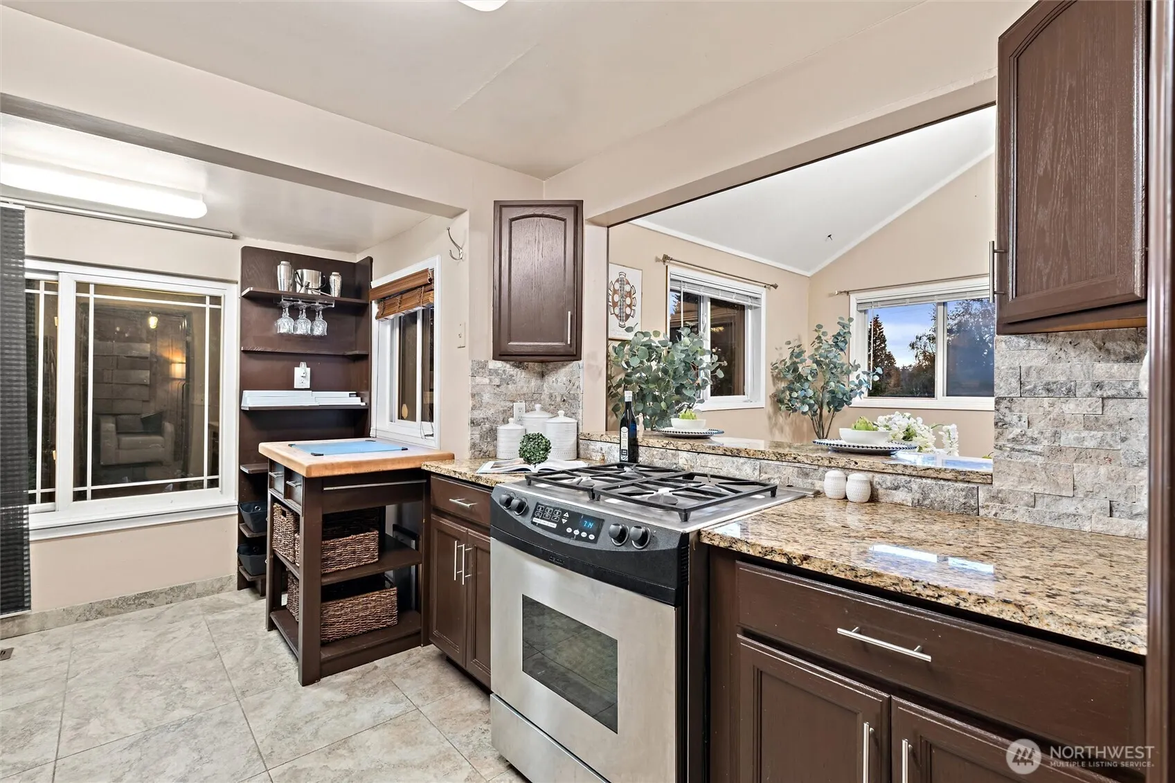 1228 S Lake Stickney Drive , Lynnwood, WA 98087