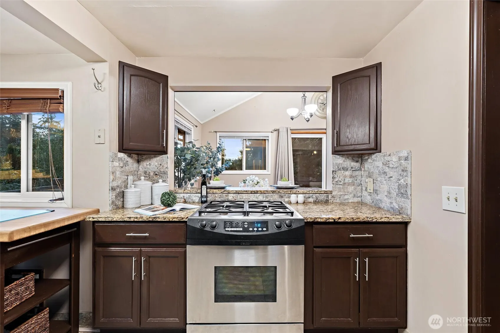 1228 S Lake Stickney Drive , Lynnwood, WA 98087