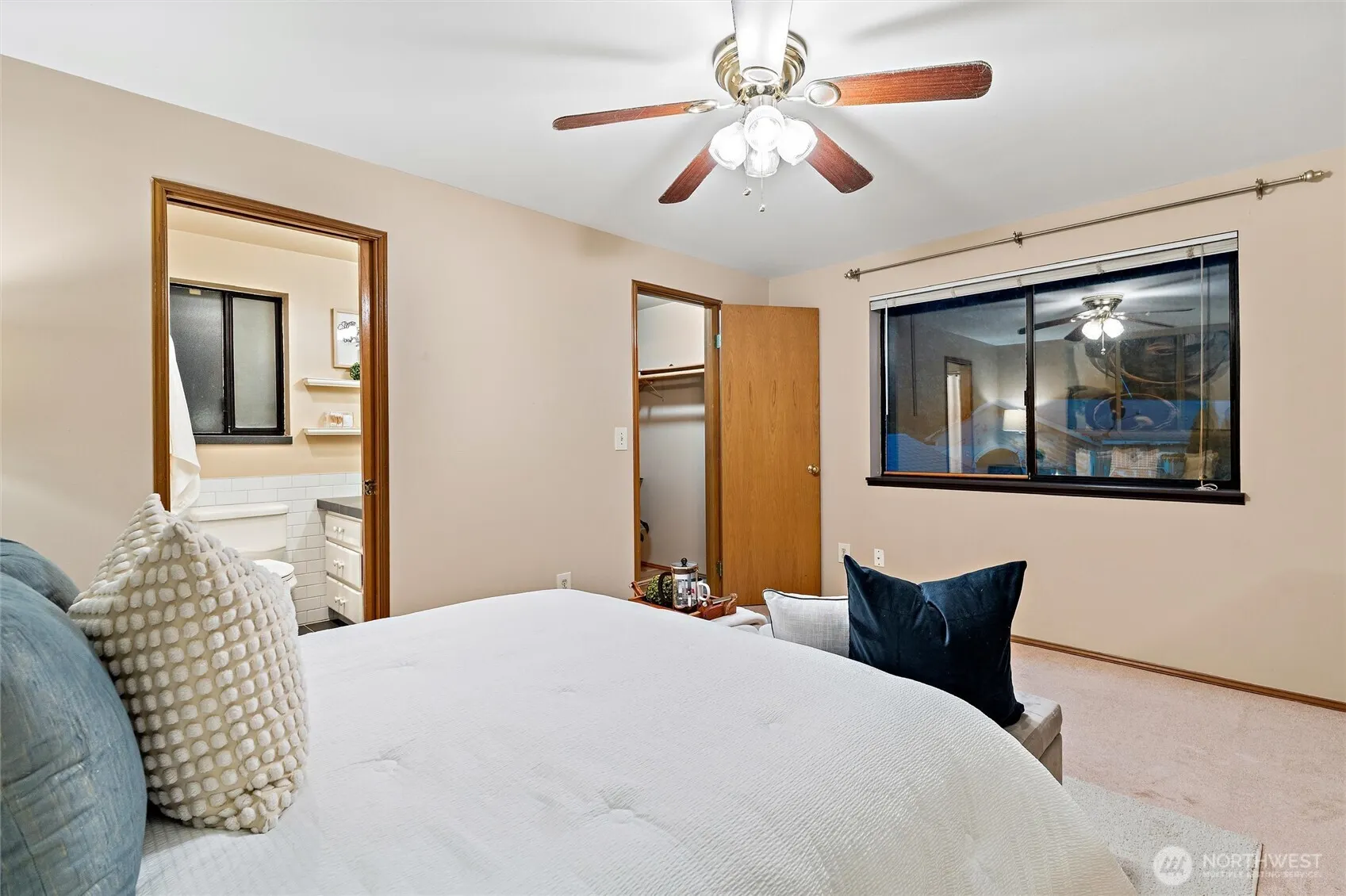 1228 S Lake Stickney Drive , Lynnwood, WA 98087