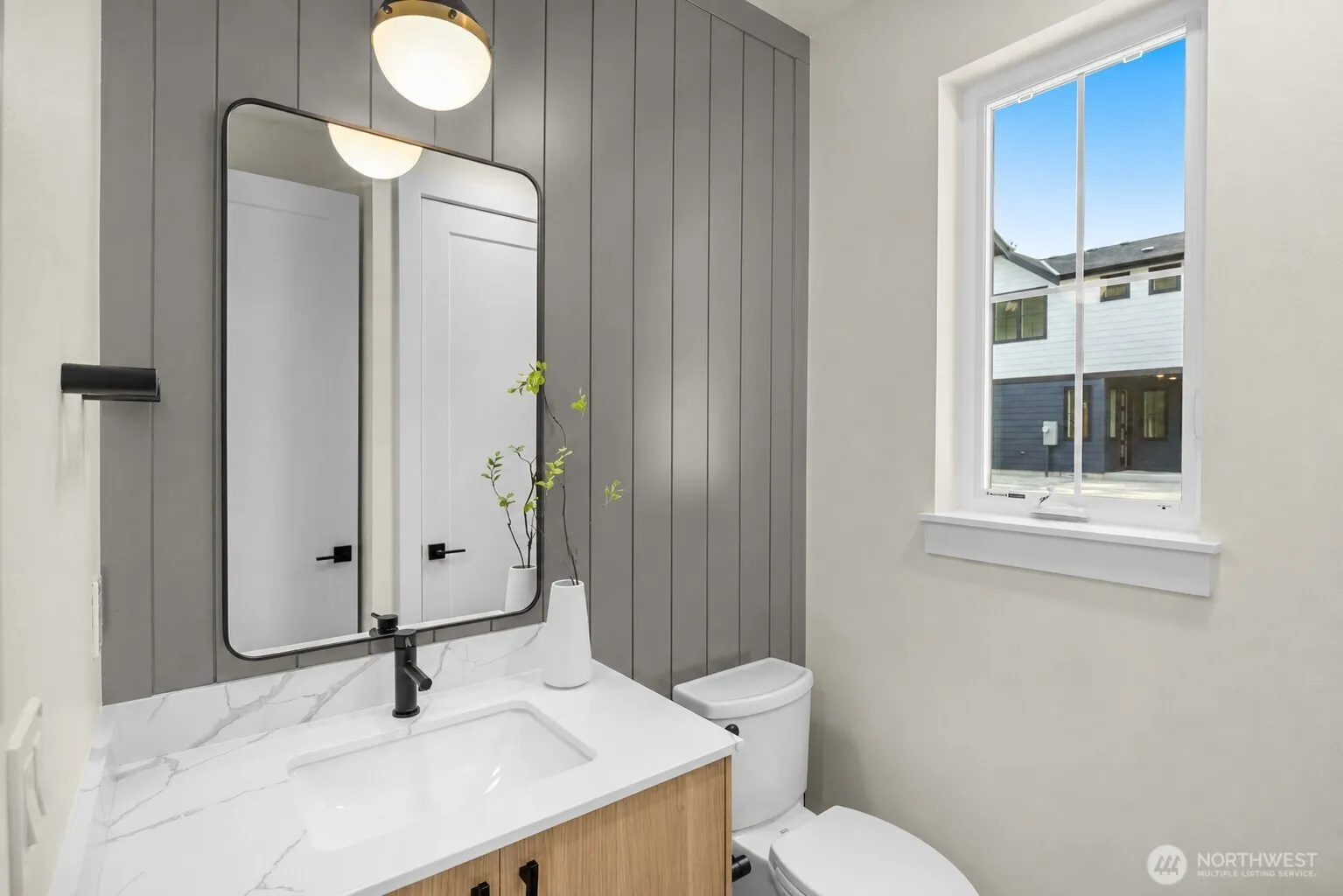 13807 84th Lane NE, Kirkland, WA 98034