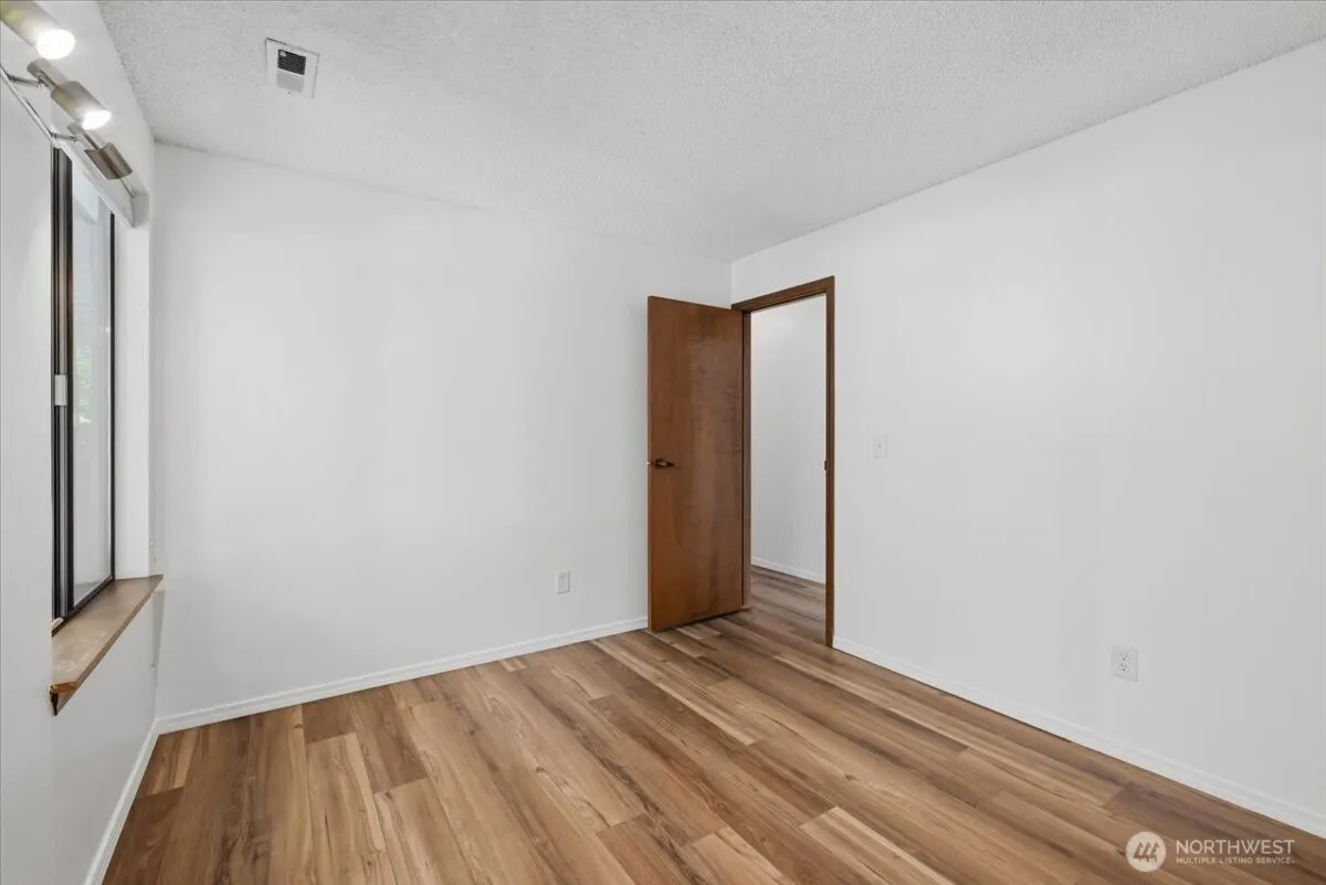 16006 Village Green Drive , Mill Creek, WA 98012