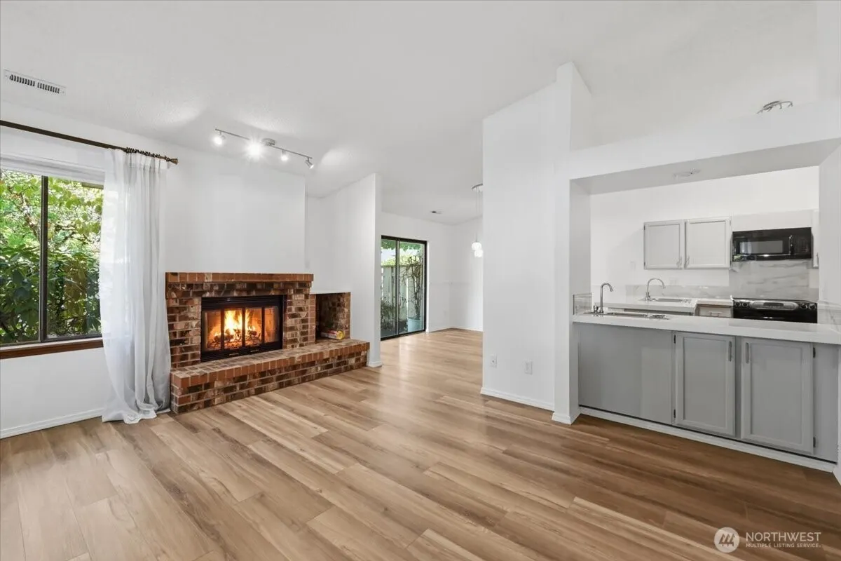16006 Village Green Drive , Mill Creek, WA 98012