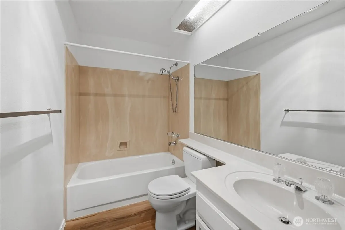 16006 Village Green Drive , Mill Creek, WA 98012