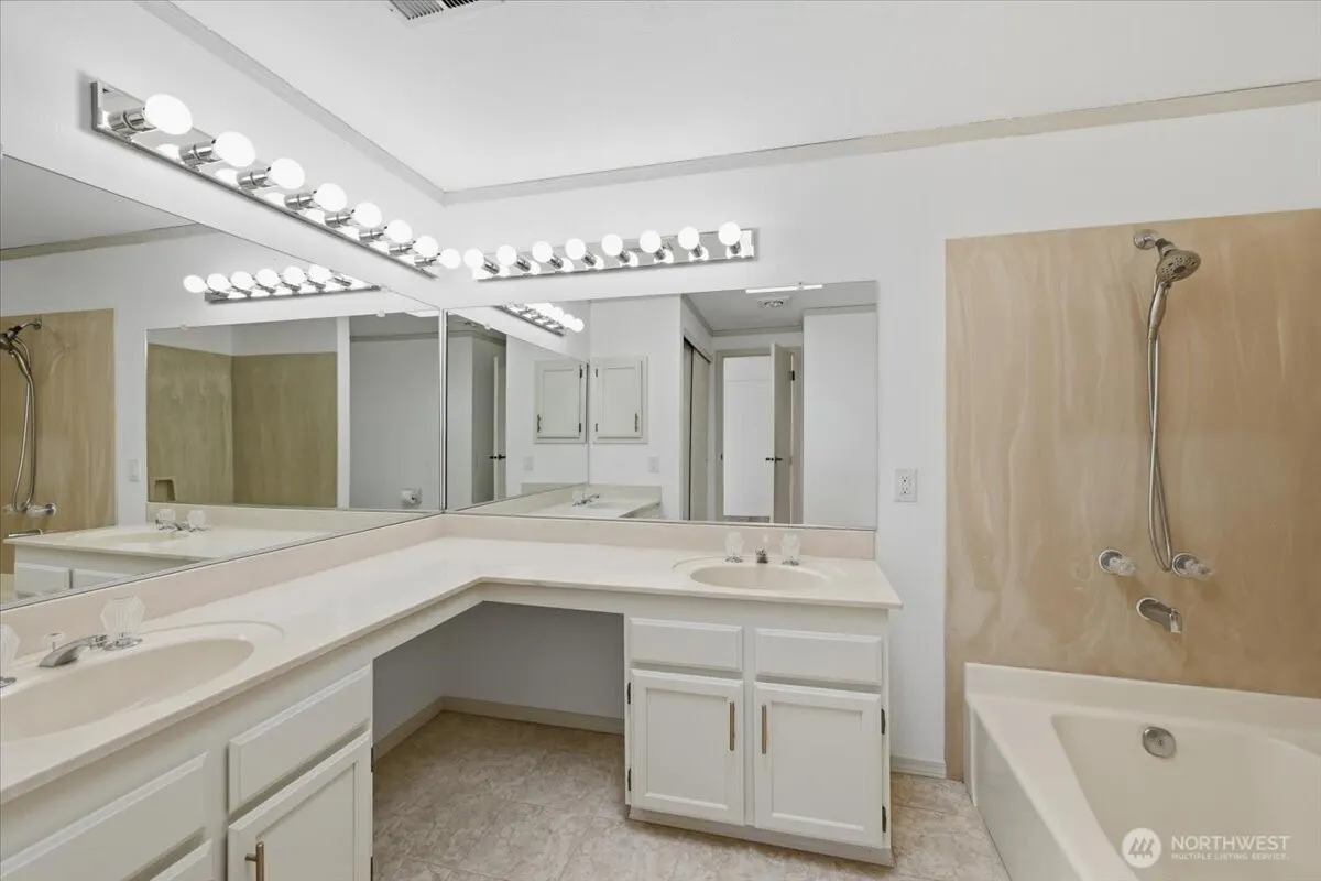16006 Village Green Drive , Mill Creek, WA 98012