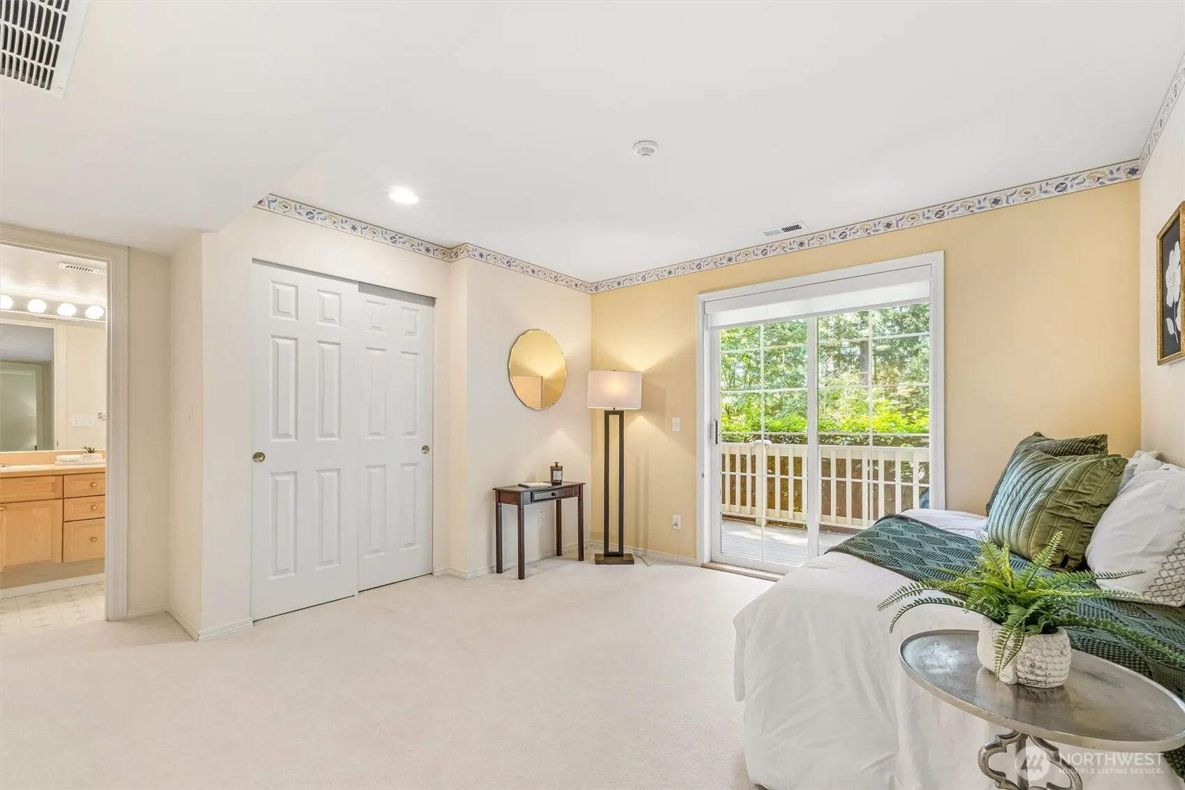 18555 NE 57th Street #18555, Redmond, WA 98052