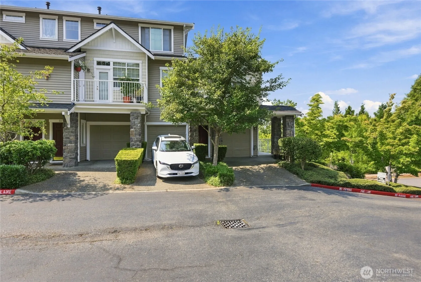 1601 NE Katsura Street #101, Issaquah, WA 98029