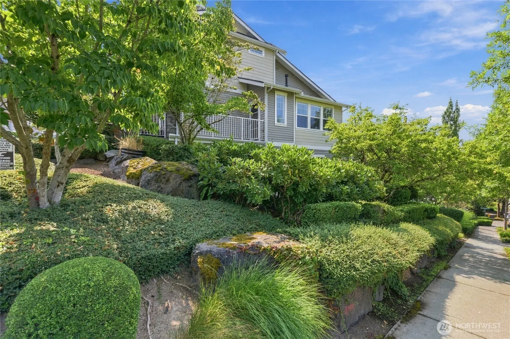 1601 NE Katsura Street #101, Issaquah, WA 98029