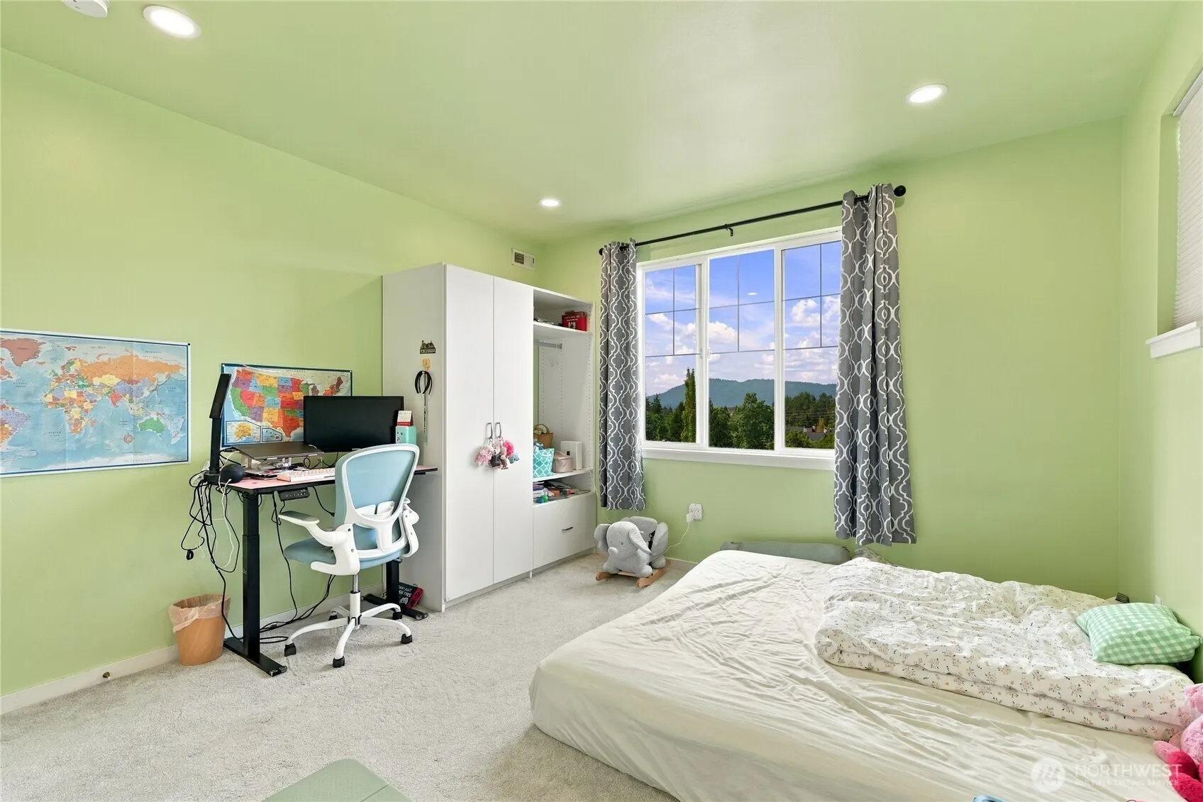 1601 NE Katsura Street #101, Issaquah, WA 98029
