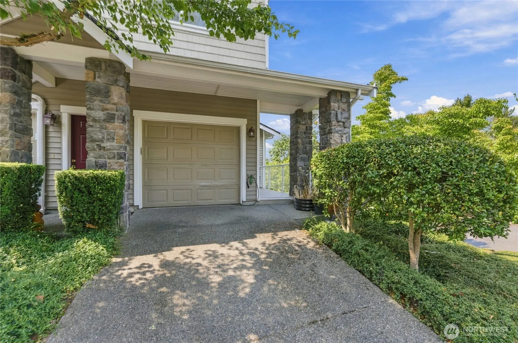 1601 NE Katsura Street #101, Issaquah, WA 98029