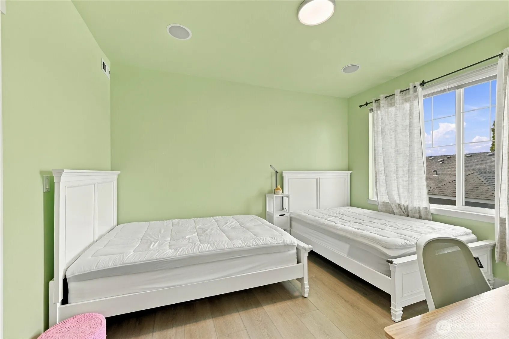 1601 NE Katsura Street #101, Issaquah, WA 98029