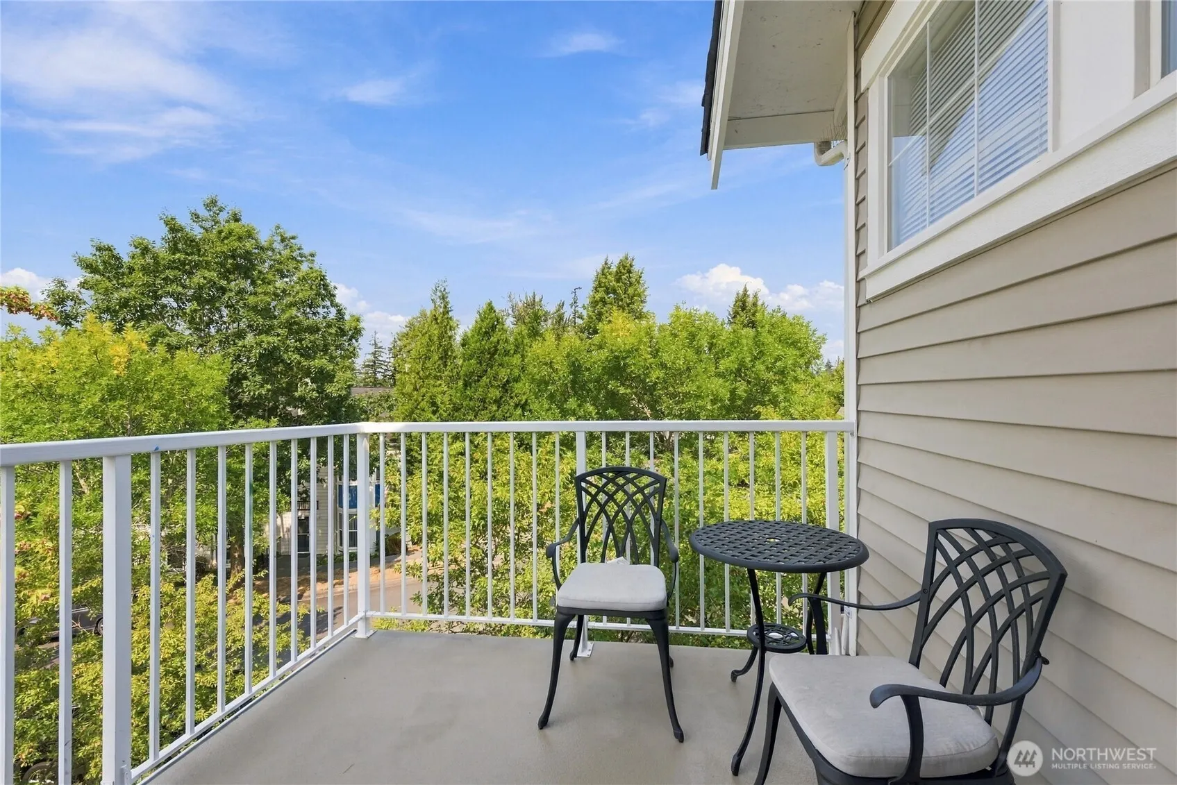 1601 NE Katsura Street #101, Issaquah, WA 98029