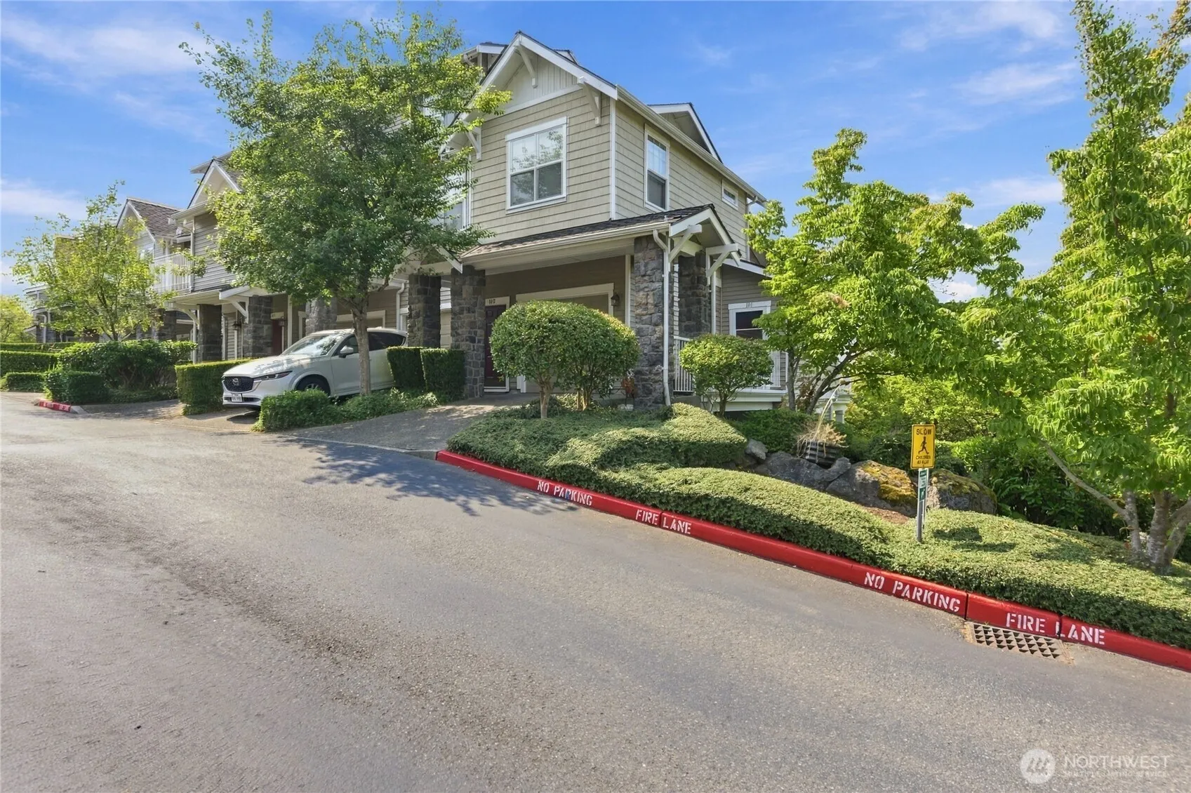 1601 NE Katsura Street #101, Issaquah, WA 98029