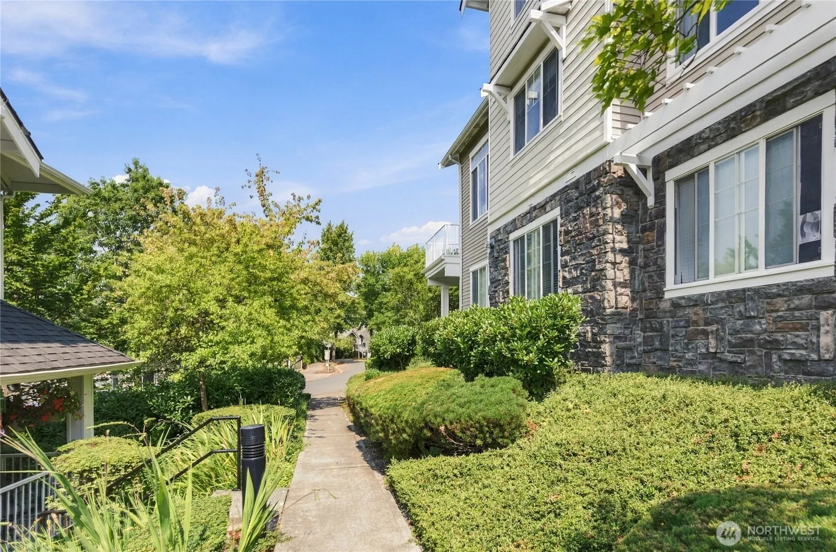 1601 NE Katsura Street #101, Issaquah, WA 98029