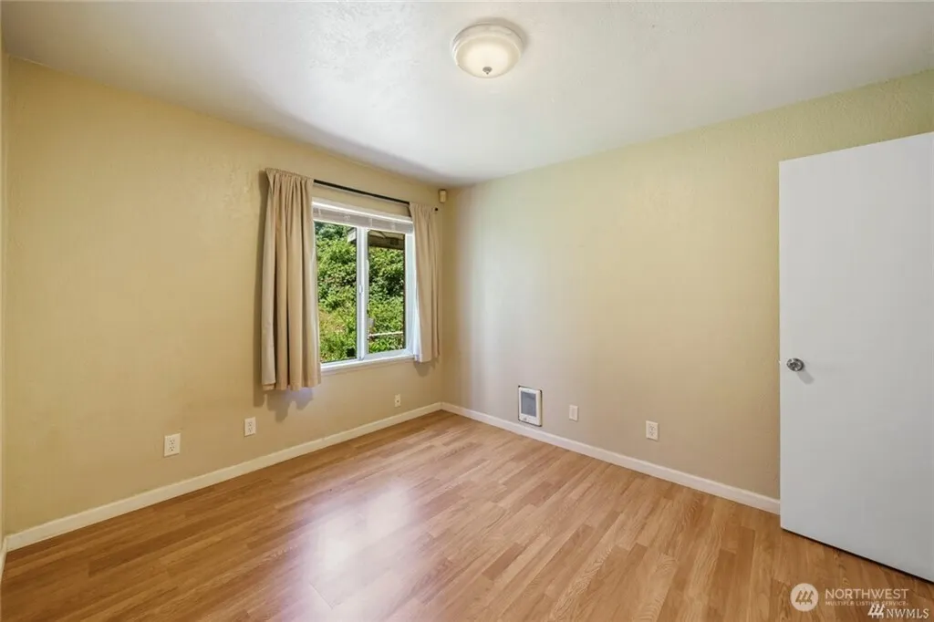 125 Hayes Place SW #1 & 2, Renton, WA 98057
