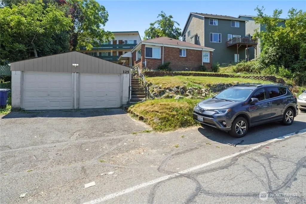 125 Hayes Place SW #1 & 2, Renton, WA 98057