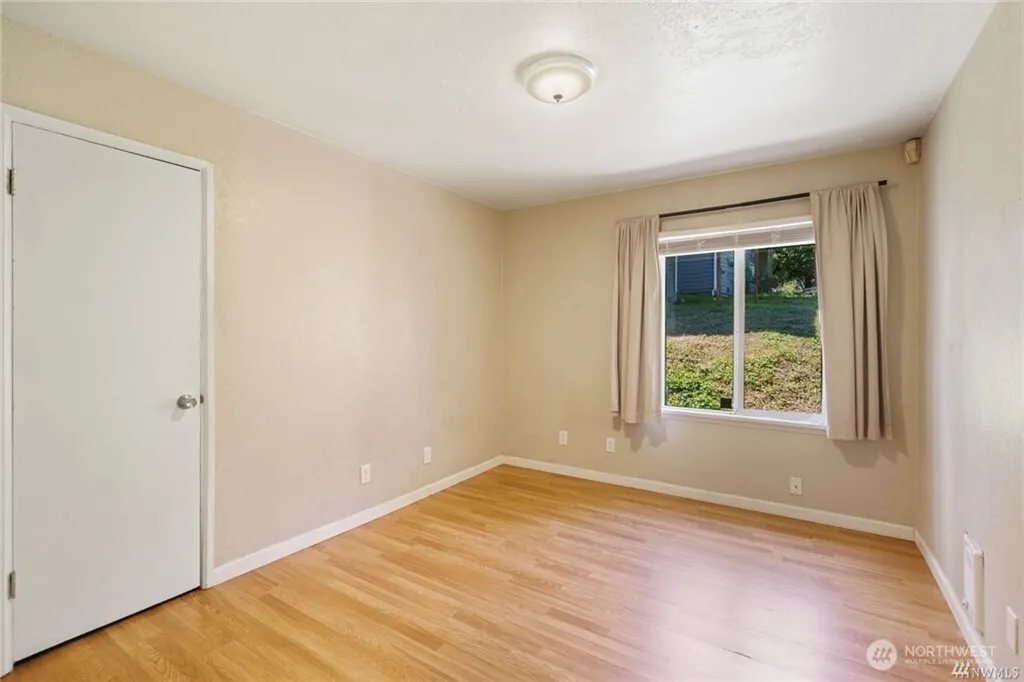 125 Hayes Place SW #1 & 2, Renton, WA 98057