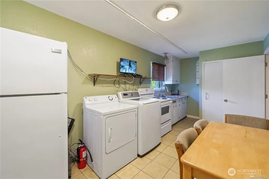 125 Hayes Place SW #1 & 2, Renton, WA 98057