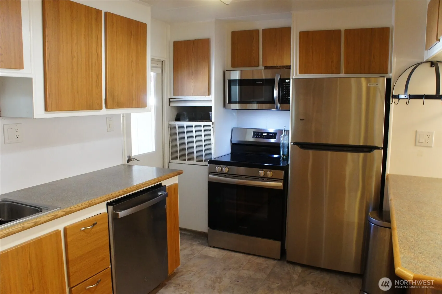 18501 52nd Ave W #60, Lynnwood, WA 98037