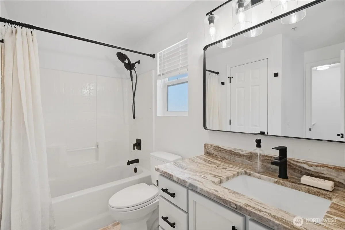 2712 151st Place SW #X101, Lynnwood, WA 98087