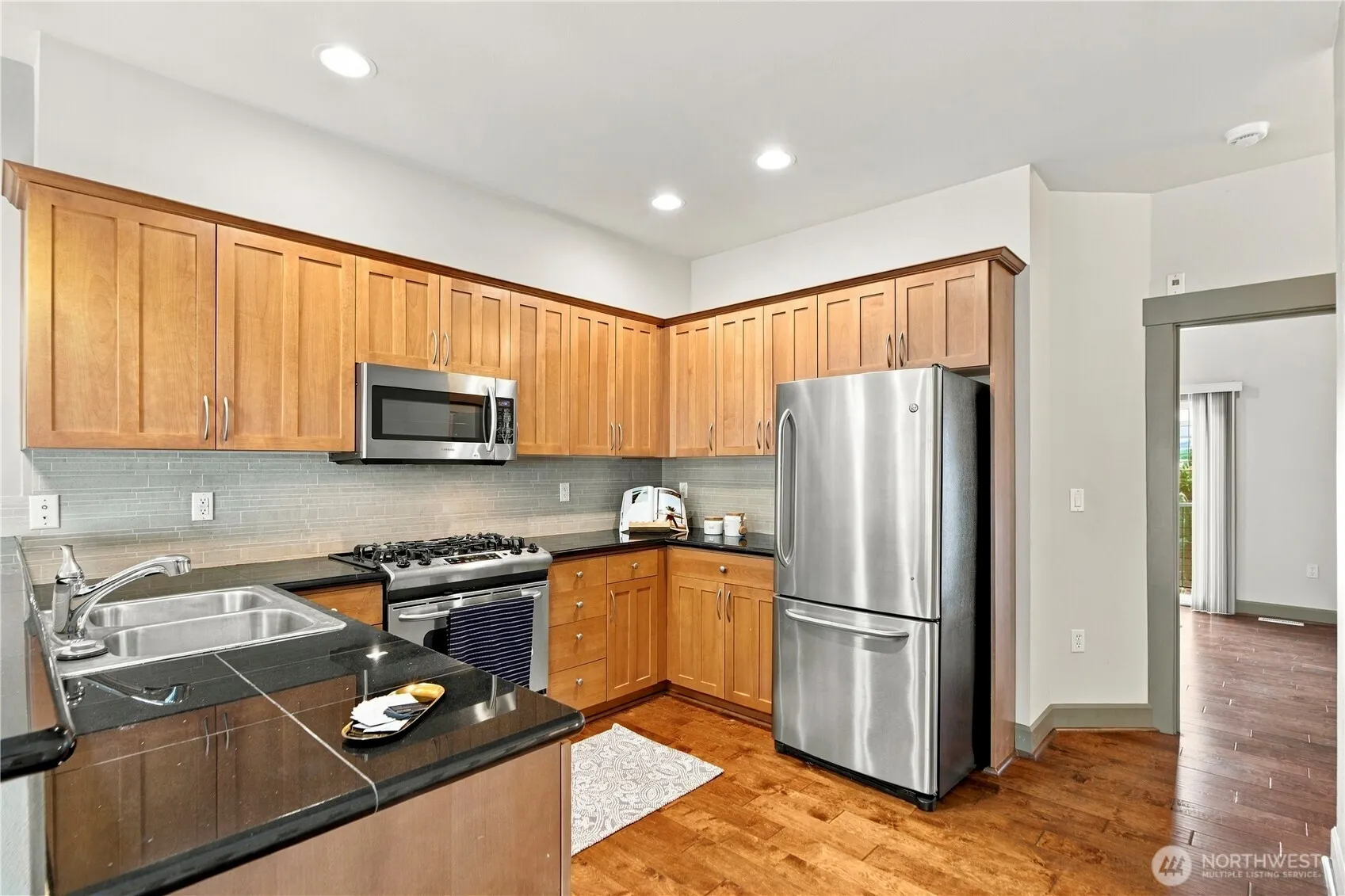 2115 201st Pl SE #J2, Bothell, WA 98012