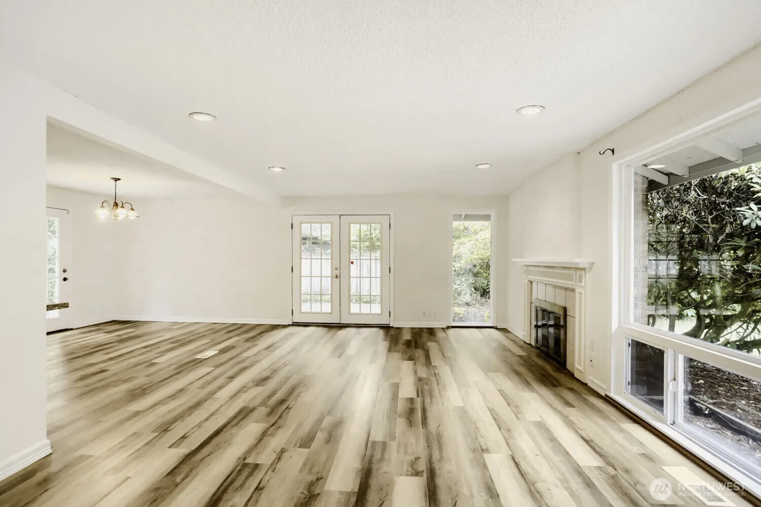 16613 NE 18th Street , Bellevue, WA 98008