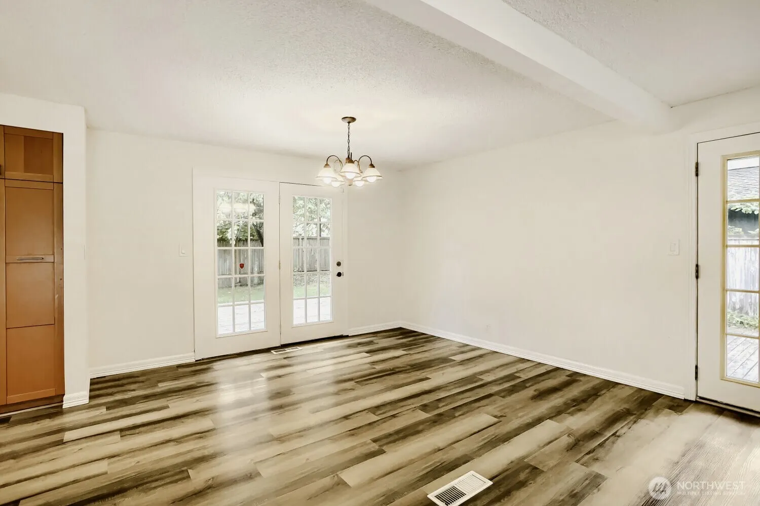 16613 NE 18th Street , Bellevue, WA 98008