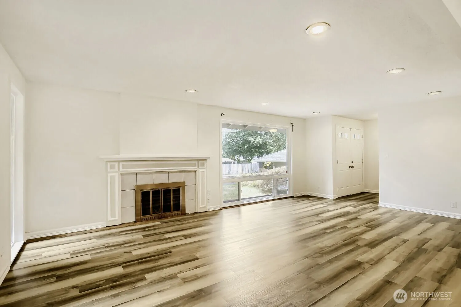 16613 NE 18th Street , Bellevue, WA 98008