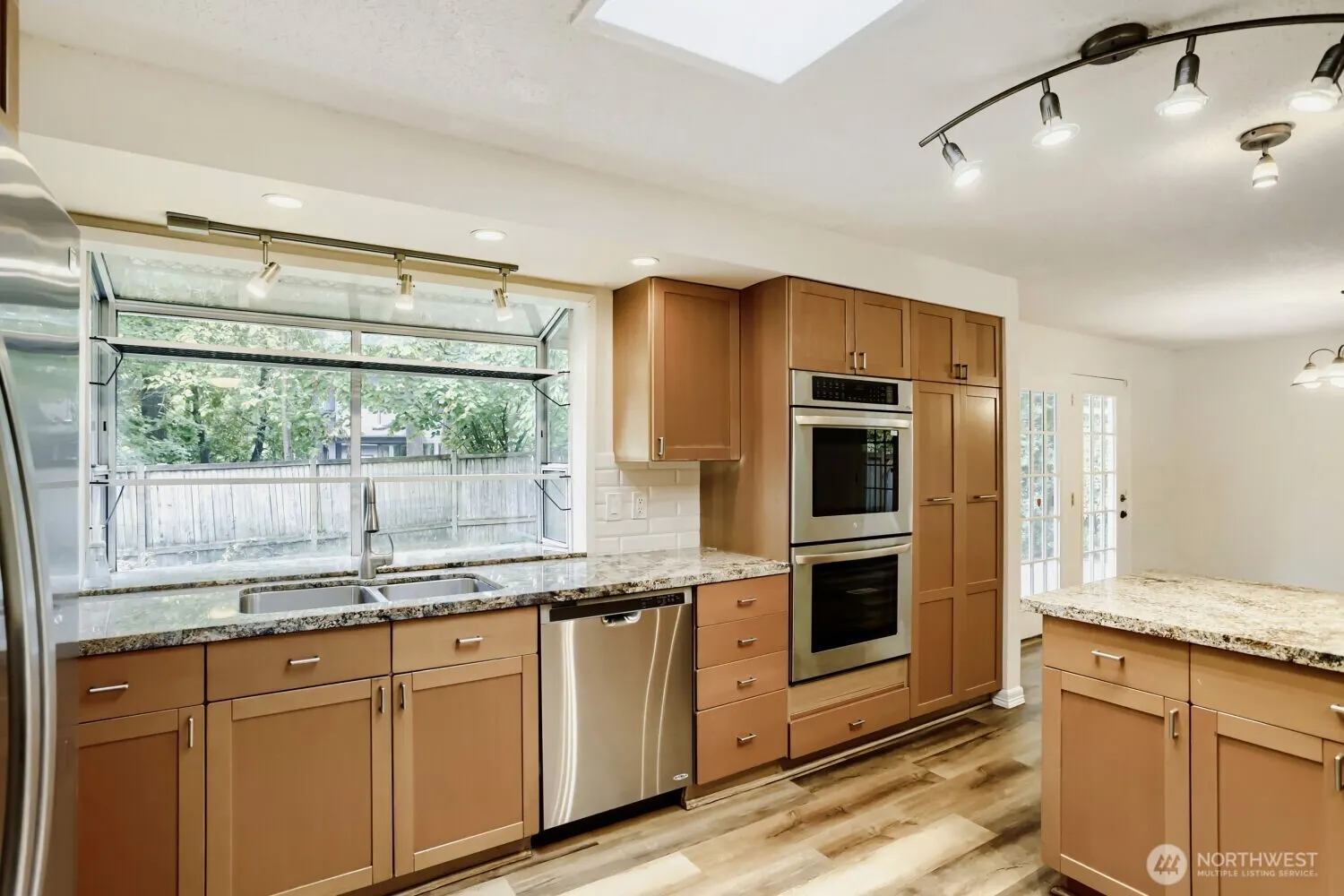 16613 NE 18th Street , Bellevue, WA 98008