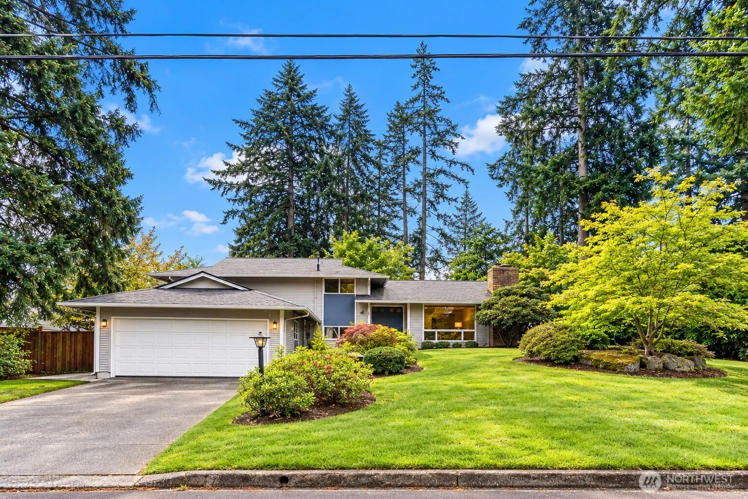 16613 NE 18th Street , Bellevue, WA 98008