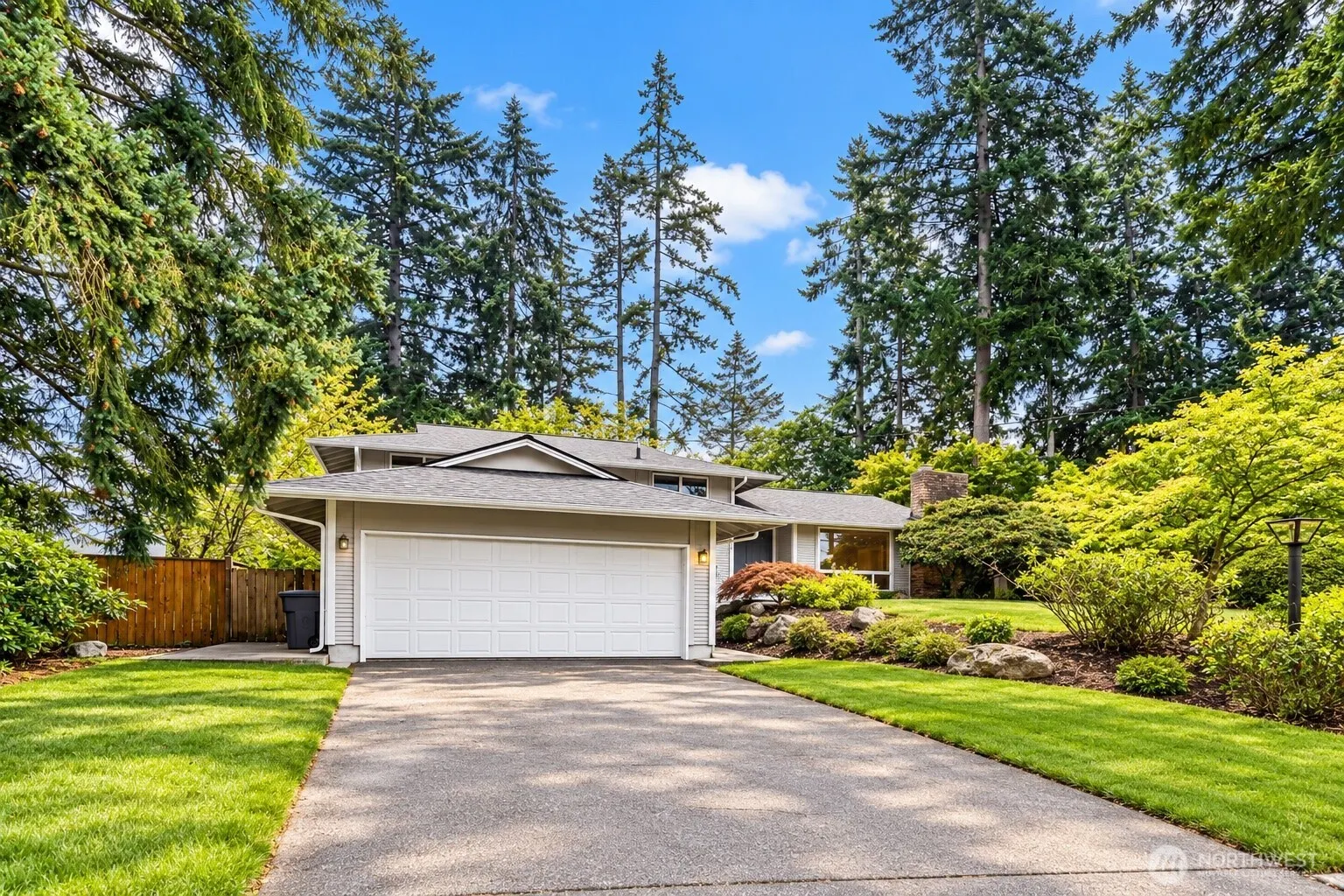 16613 NE 18th Street , Bellevue, WA 98008