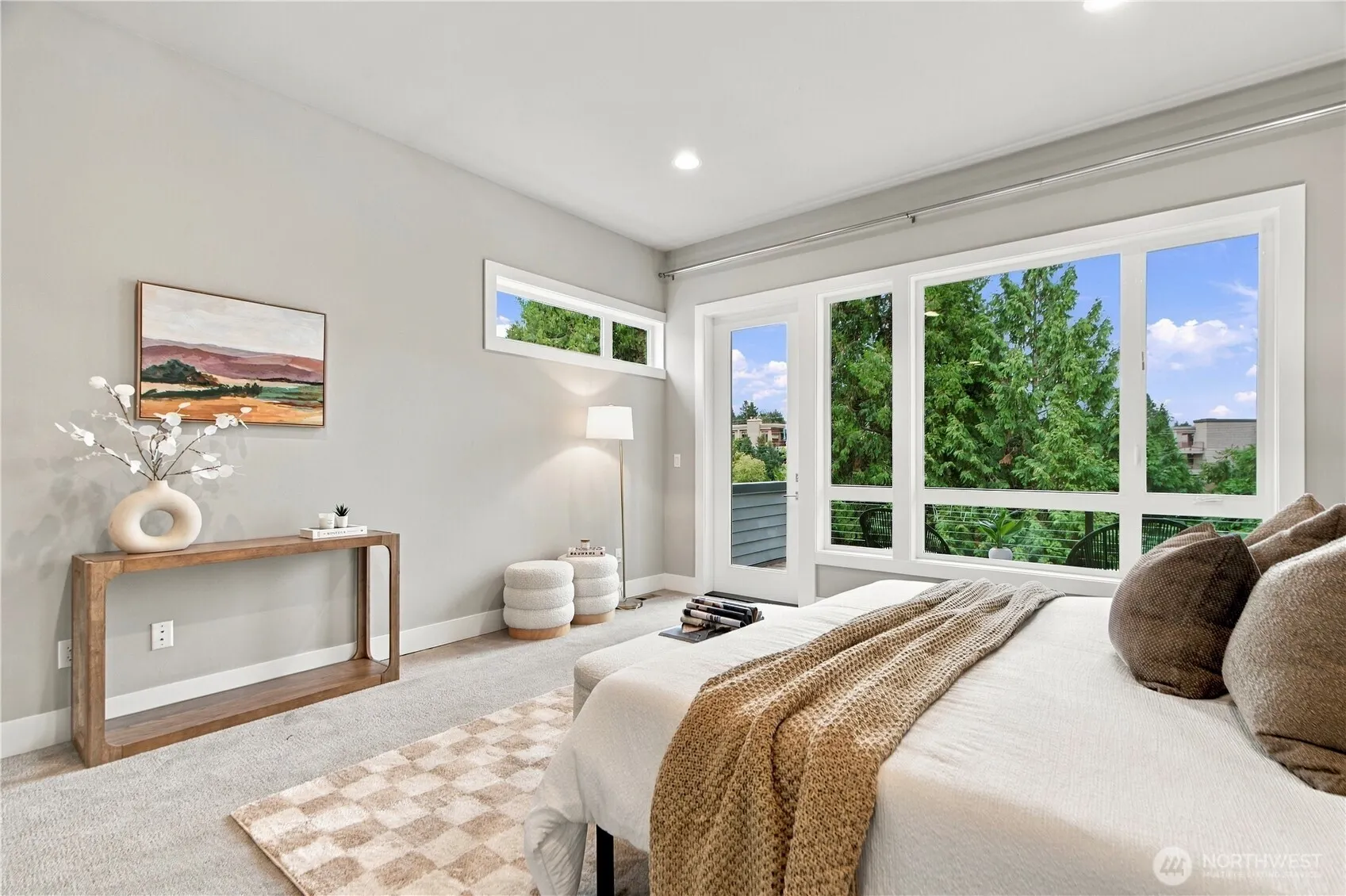 201 4th Court S #15, Kirkland, WA 98033