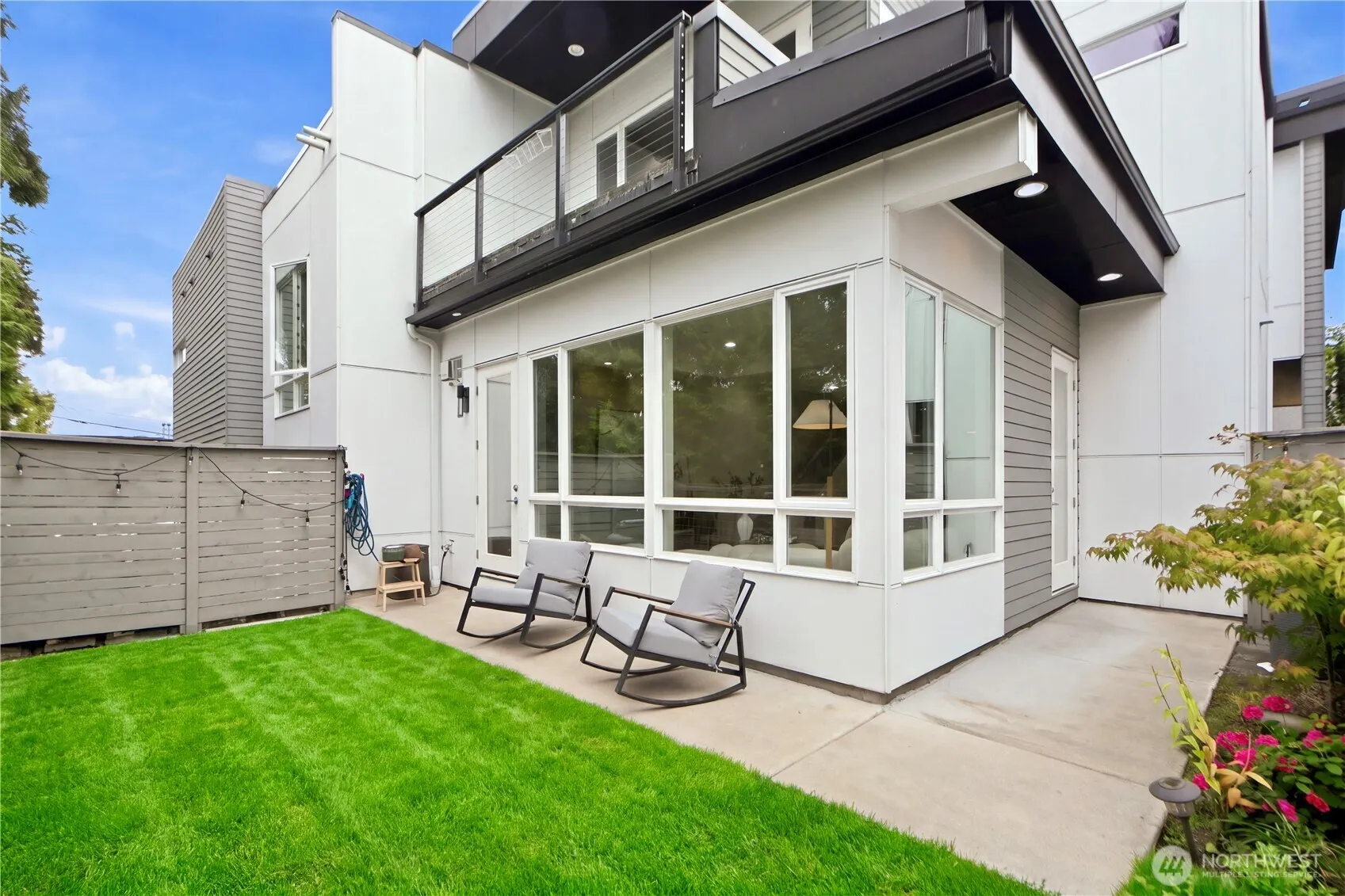 201 4th Court S #15, Kirkland, WA 98033