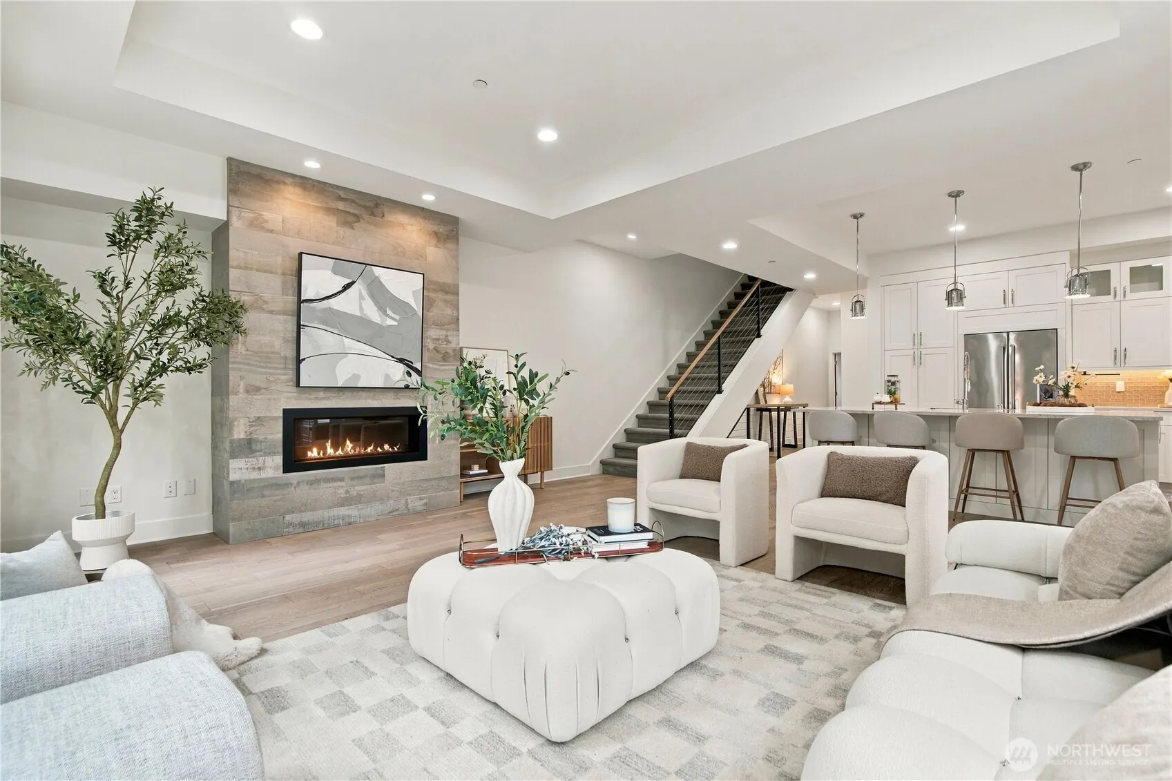 201 4th Court S #15, Kirkland, WA 98033