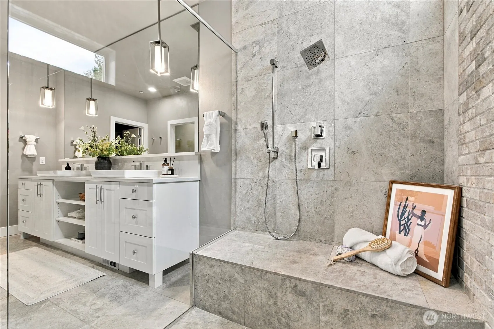 201 4th Court S #15, Kirkland, WA 98033