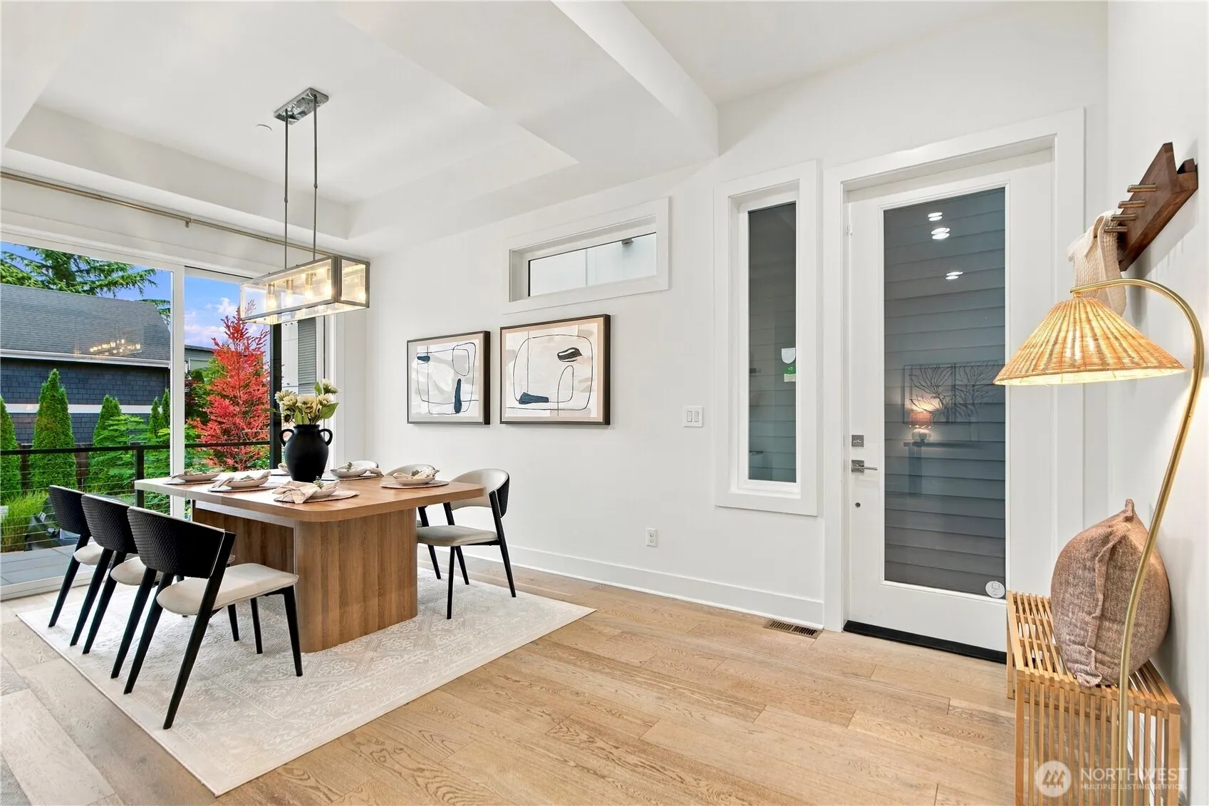 201 4th Court S #15, Kirkland, WA 98033