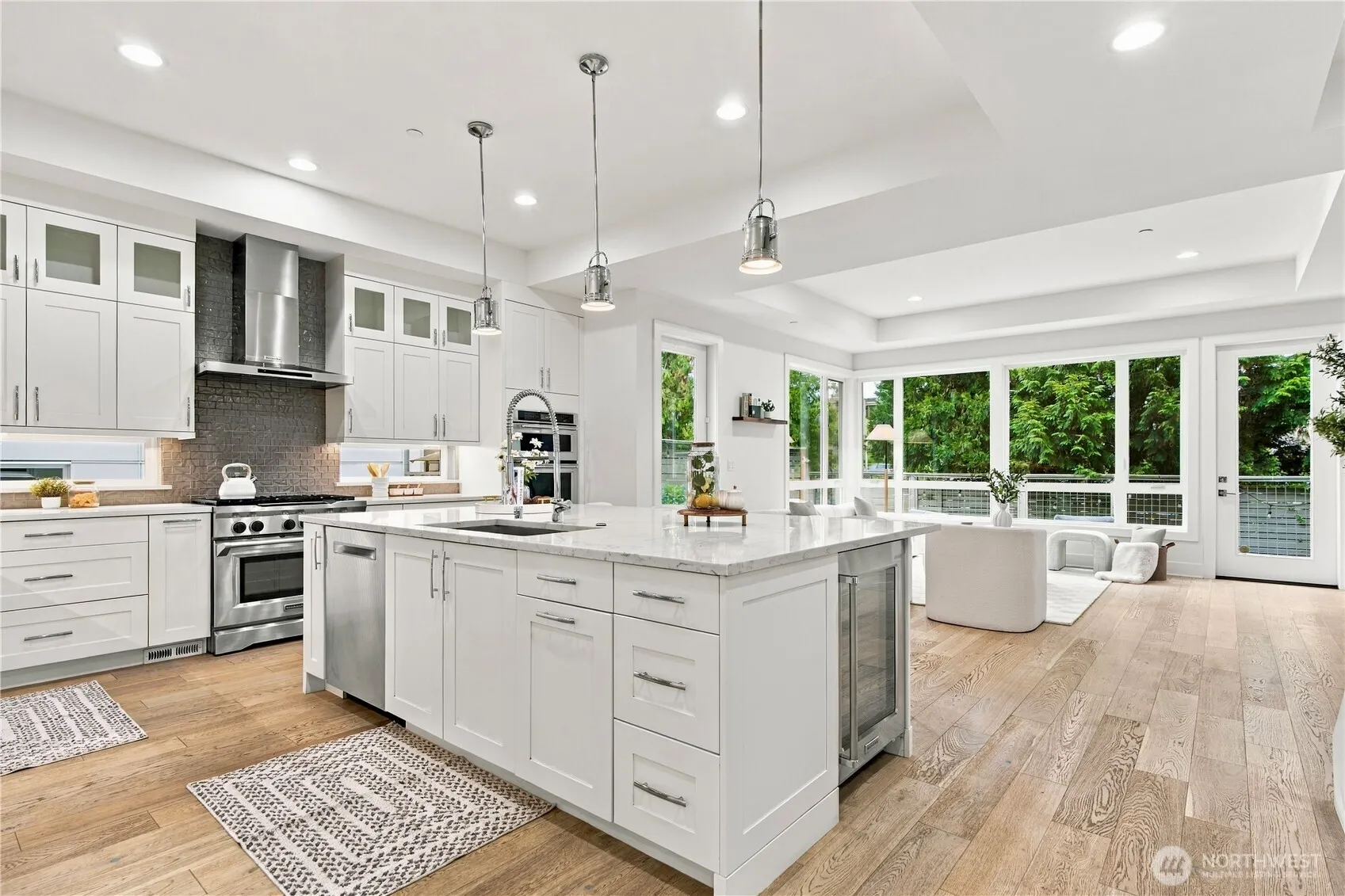 201 4th Court S #15, Kirkland, WA 98033